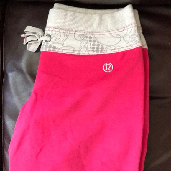 Lululemon Magenta Capri Pants - Picture 1 of 5